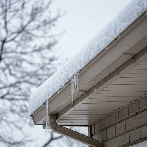 Protect Gutters During Freezing Temps: Winter Gutter Maintenance Tips for Homeowners